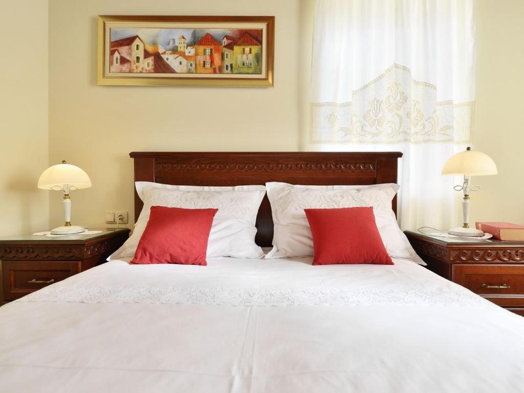 Villa Омиш Экстерьер фото